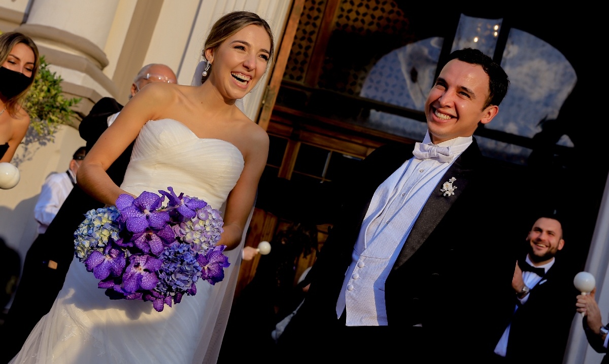Mimis Fernández y Sebastián Guevara al salir de la ceremonia / Foto: Daniel Saldívar