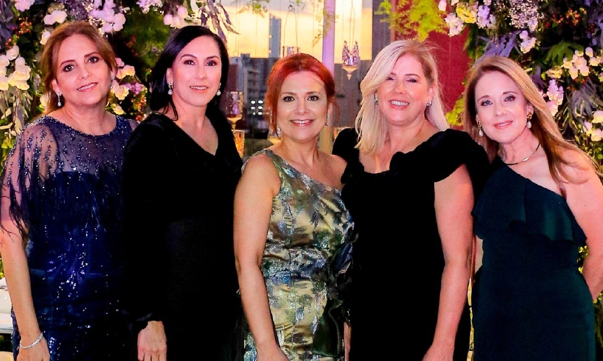 Claudia de Miñarro, Mónica de Martínez, Maru Bárcena de Guevara, Laura de Villarreal y Ketta de Martínez / Foto: Daniel Saldívar