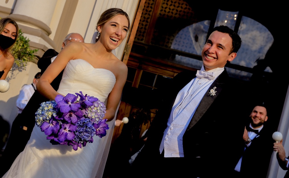 Mimis Fernández y Sebastián Guevara al salir de la ceremonia / Foto: Daniel Saldívar