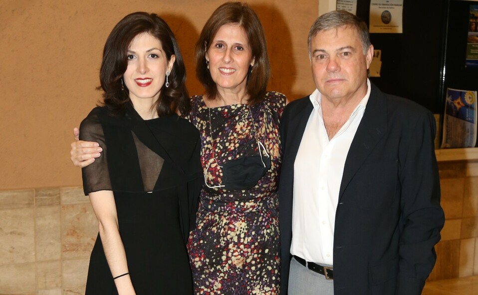 Paulina Ríos, Tula Martínez y César González. FOTO: DANIEL SALDÍVAR