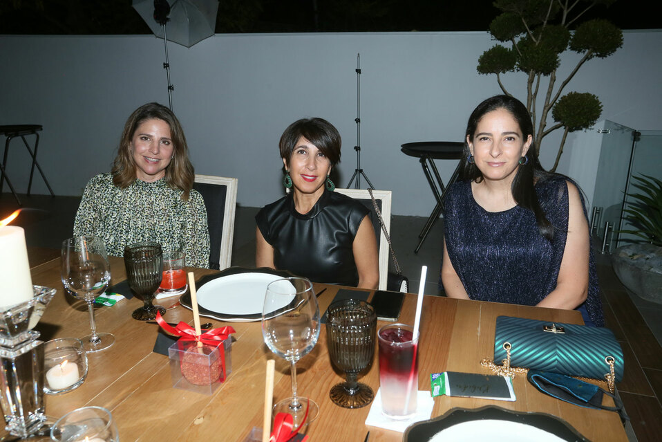 Angélica de González, Lorena Assad de Zubiría y Alejandra Garza