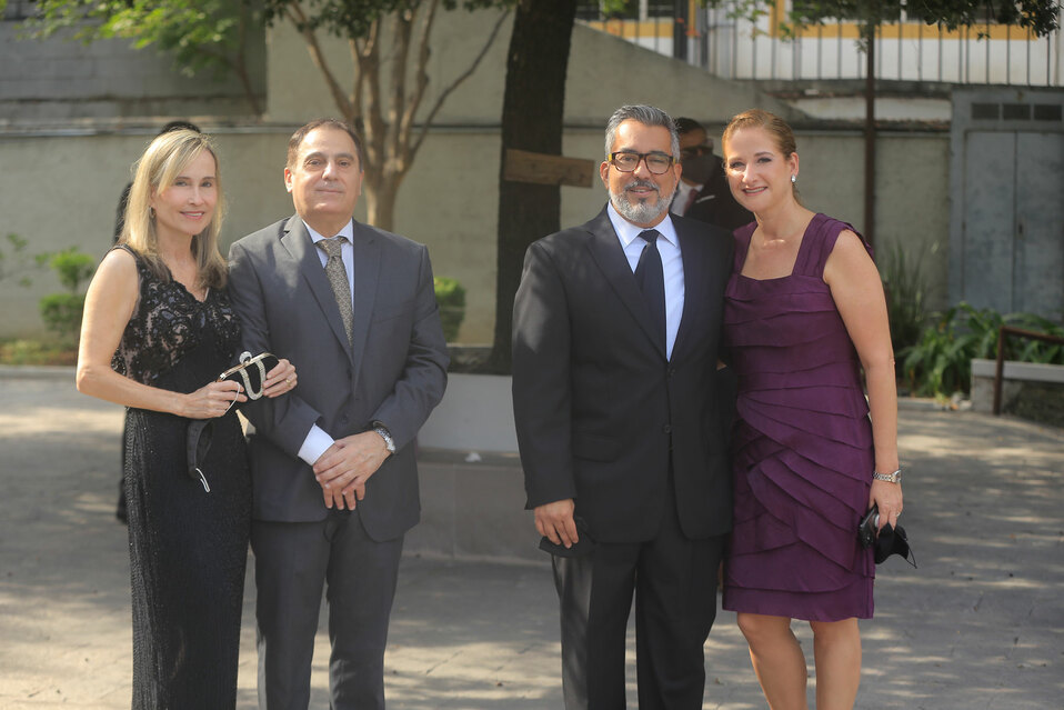 Ana María de Kalife, Alfredo Kalife, Hugo Cardona y Ale Barrera de Cardona / Fotos: Daniel Saldívar