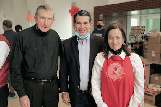 Padre David Owens, Alejandro Rodríguez  y Flora Gutiérrez de Rodríguez