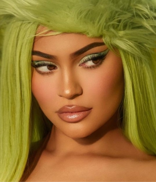 Kylie Jenner y su línea de maquillaje navideña en bikini (Foto: Instagram)
