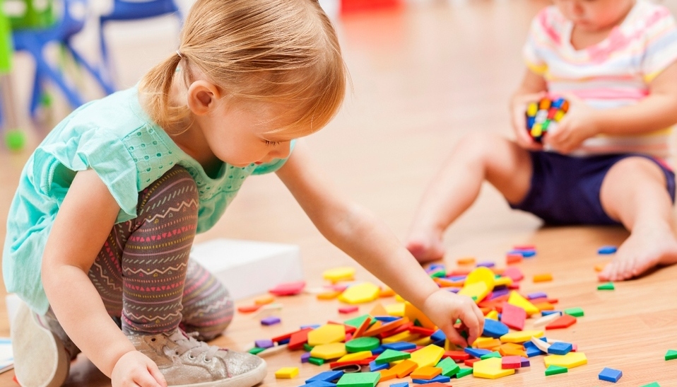 Sistema motriz fino en tu bebé: tips para desarrollarlo (Foto: Getty Images)