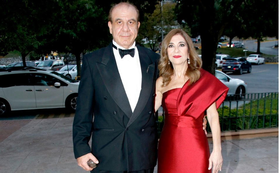 Jesús Fernando Náder y Lourdes Giacoman de Náder, papás del novio / Foto: Antonio Mireles