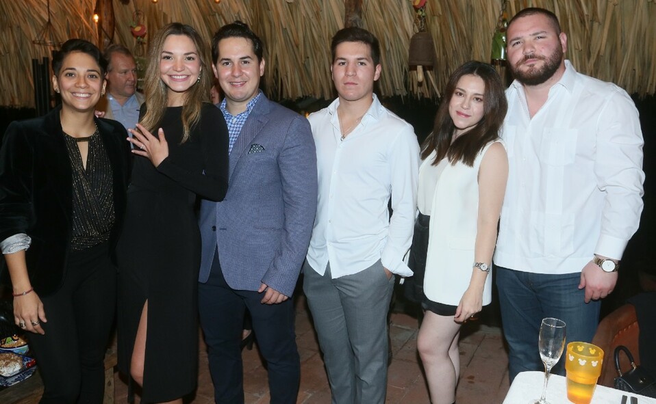 Tayde Muraira, Edna Muraira, Marcel Michaus, Michele Michaus, Mariana Vara y Christian Michaus. FOTO: OMAR VALDEZ