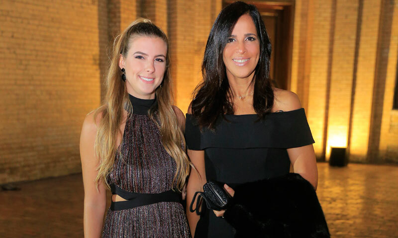 Raissa Bianchezi y Lorena Vela de Gutiérrez.Foto: Daniel Saldívar