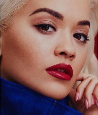 Rita Ora nació en Pristina, Yogoslavia el 26 de noviembre de 1990.