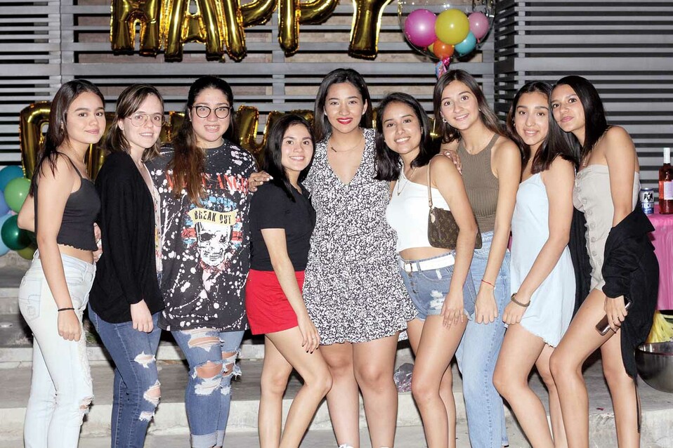 Fiorella Fernández, Paula Cervantes, Paloma Muñoz, Diana Mendoza, Ale Venegas, Itzhel López, Sofía Cabrera, Paulina Sánchez y Nicole Sánchez / Fotos: