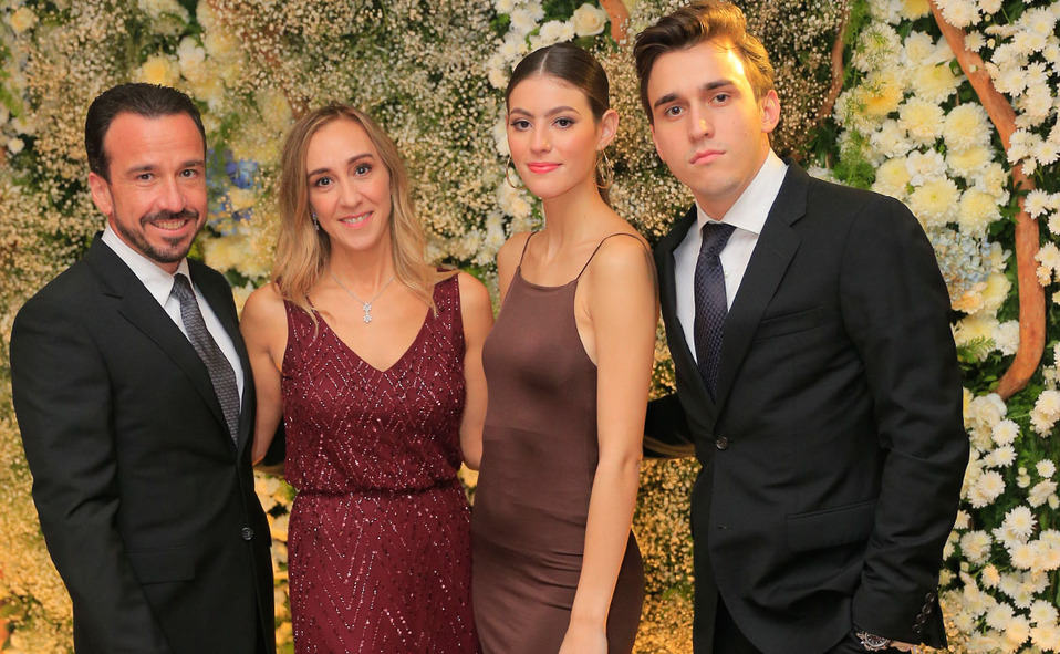 Bernardo Castillón, Marcela de Castillón, Valeria Vargas y Bernardo Castillón / Fotos: Daniel Saldívar