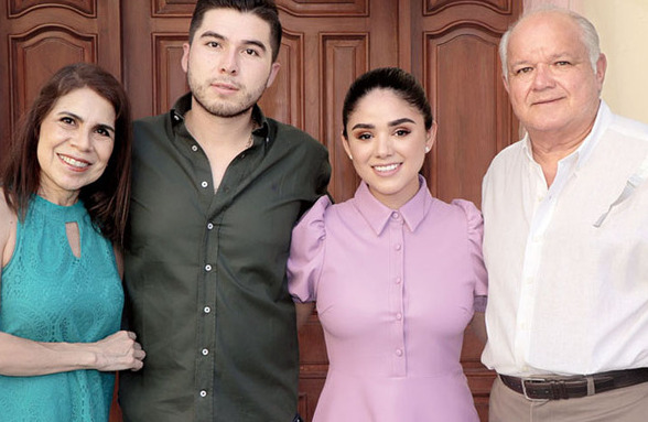 Lety Soriano, Américo De La Garza, Giovanna Ramos y Américo De La Garza / Fotos: Dennis Hernández