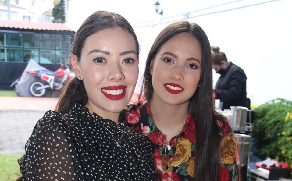 Diana Laura Villagomez y Priscila Moya