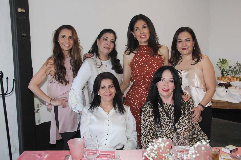 Lupita Loza, Imelda Mariscal, Nora Torrijos, Sagrario Loza, Mary Silva y Adriana Torrijos
