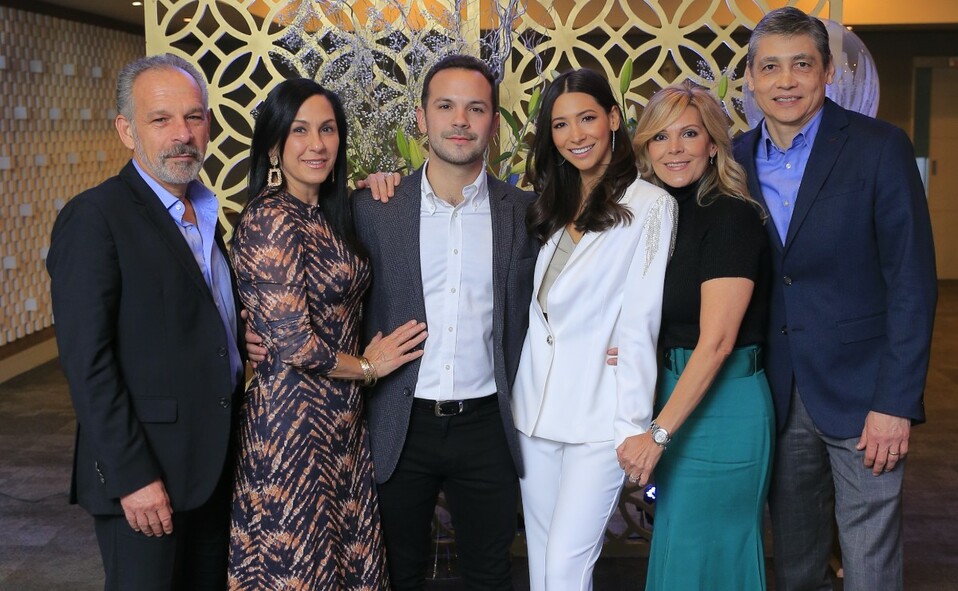 Carlos Martinez, Mónica de Martínez, Mauricio Martínez, Ale Fonseca, Mónica de Fonseca y Luis Fonseca. FOTO: DANIEL SALDÍVAR