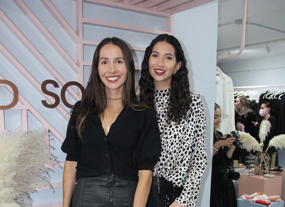 Elisa González y Carolina González