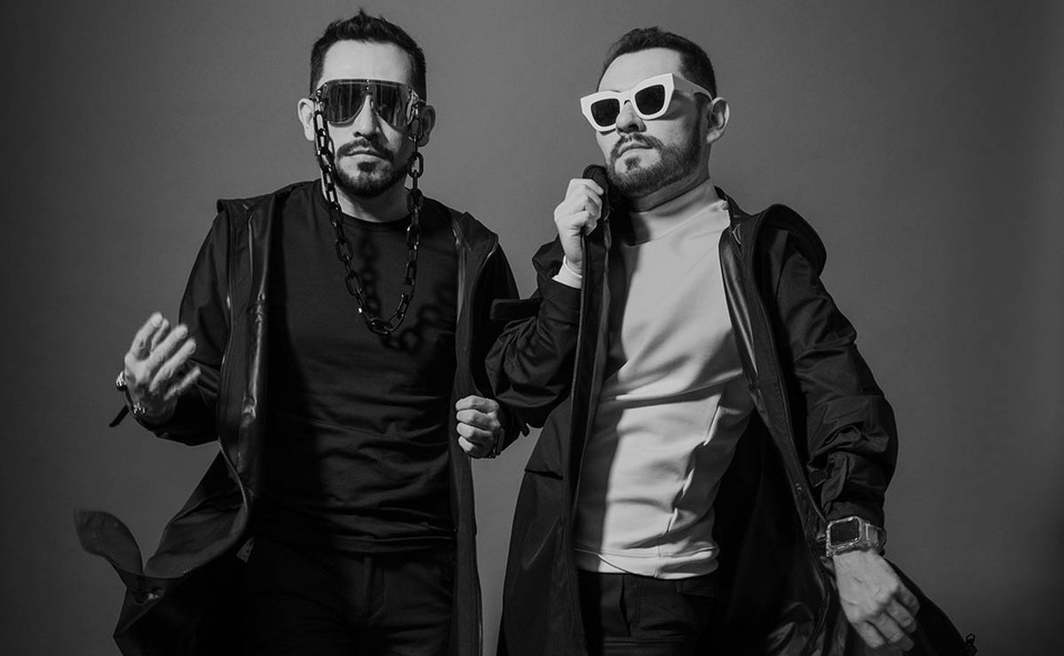 Los hermanos son expertos en fotografía y marketing.