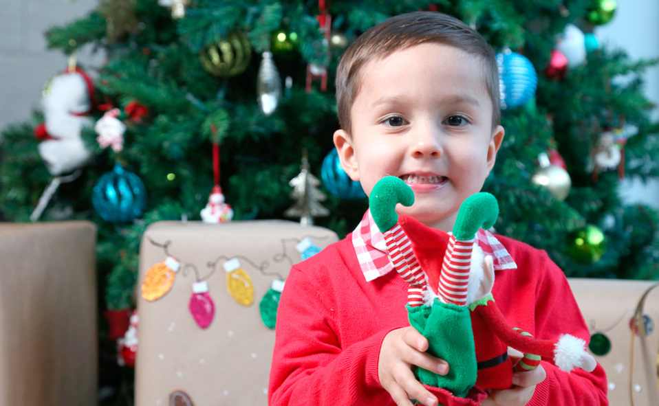 Marcelo: “Espero que Santa me traiga una pista de Hot Wheels, una torre de los Paw Patrol y una cocina para chef”.