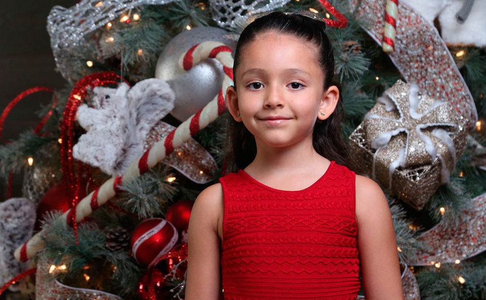 Mía: “Ojalá Santa me traiga una Barbie Color Reveal y El Clóset de Barbie”.