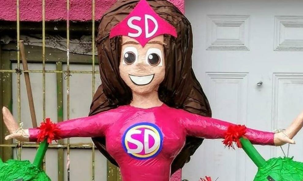 Incluso la Susana Distancia tiene su propia piñata