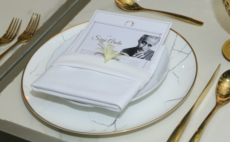 El chef presentó un menú de 5 tiempos con los plAtillos insignia. FOTO: DANIEL SALDÍVAR