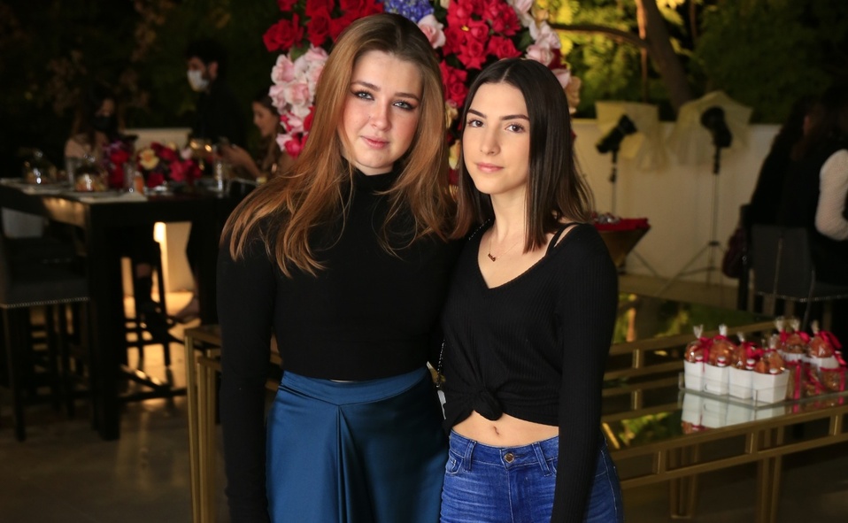 Crista Fernández y Michelle Vega / Foto: Daniel Saldívar
