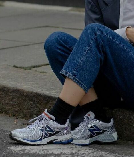 ¡No te despidas de tus sneakers esta temporada! Te decimos 5 maneras de usar tenis en invierno. (Foto: Instagram @isabellath)