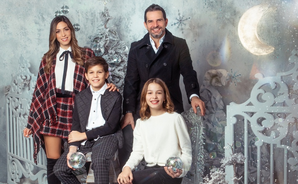 Fer Polín y Duilio Davino junto a sus hijos Luciana y Santiago Davino. FOTO: JESSY ALMAGUER