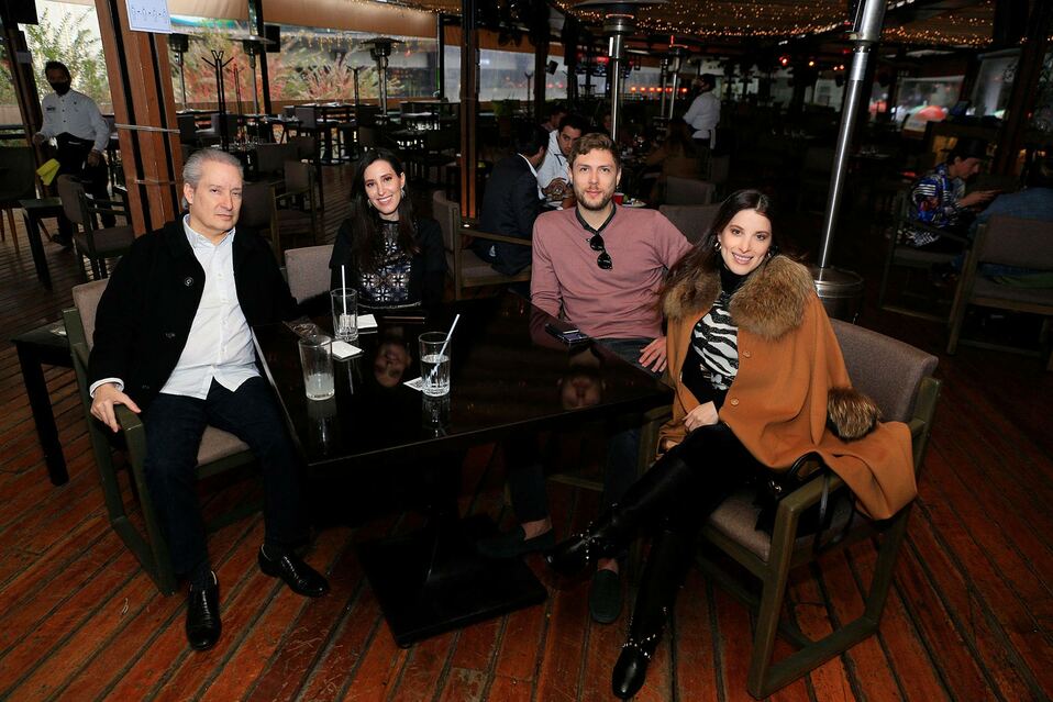 Benjamín Ríos, Alejandra Ríos, Ari Menase y Mireya Ríos