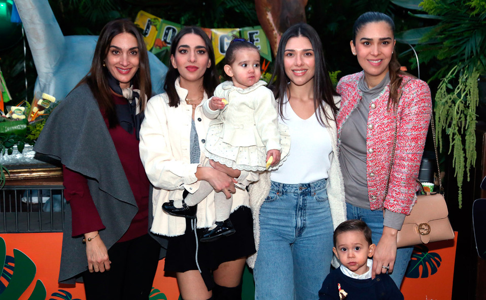 Chacha, Luciana, Carlota, Camila, Paulina y José