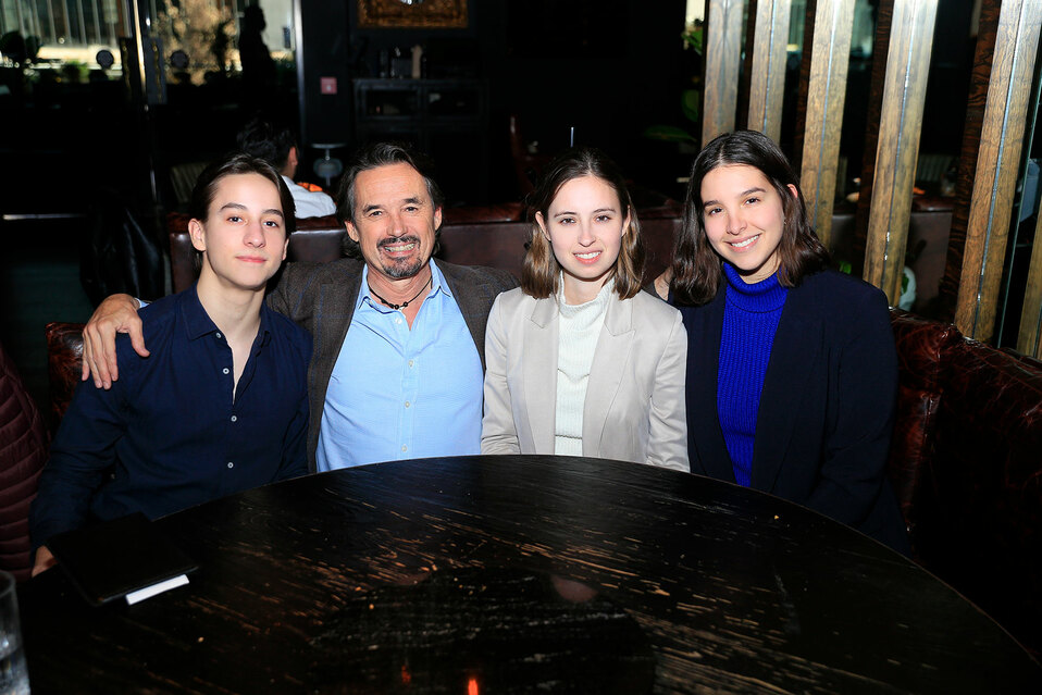 Luis Flores De la Tijera, Luis Flores Cantú, Jimena Flores De la Tijera y Camila Flores De la Tijera