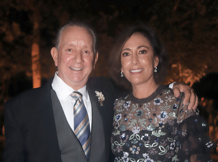 PAPÁS DE LA NOVIA, Javier Torres Márquez y Lucía Aguirre Santiesteban