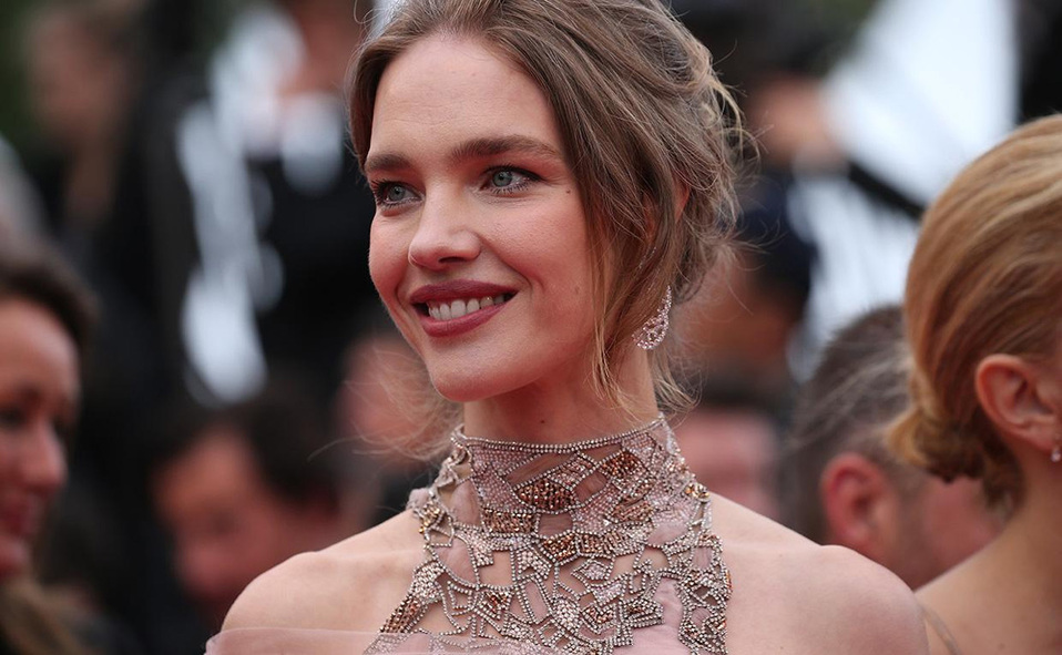 Natalia Vodianova: Con NAKED HEART FOUNDATION ayuda a niños con discapacidad con atención médica especializada..