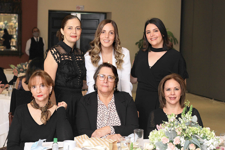 Claudia Mireles, Mariana Arrubarena, Jordana Abud, Gaby de Gochicoa, Hortensia Abud e Iliana de Andonie / Fotos: José Chang