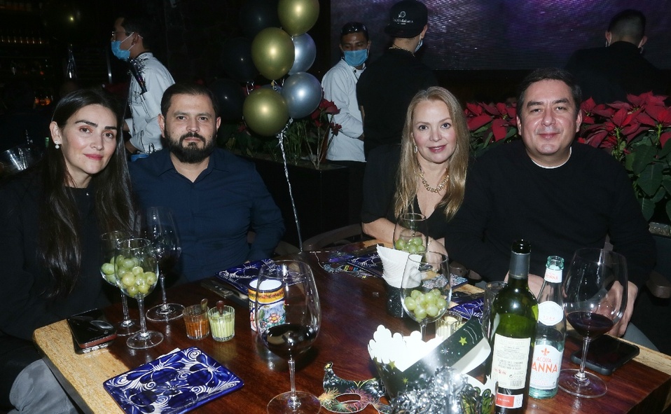 Martha Sánchez, Carlos Grajeda, Milly Grajeda y Mario Esquivel / Foto: Omar Valdez