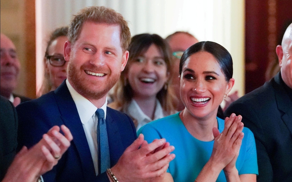 Príncipe Harry debuta una colita de cabello este 2021, según vecino (Foto: Reuters)