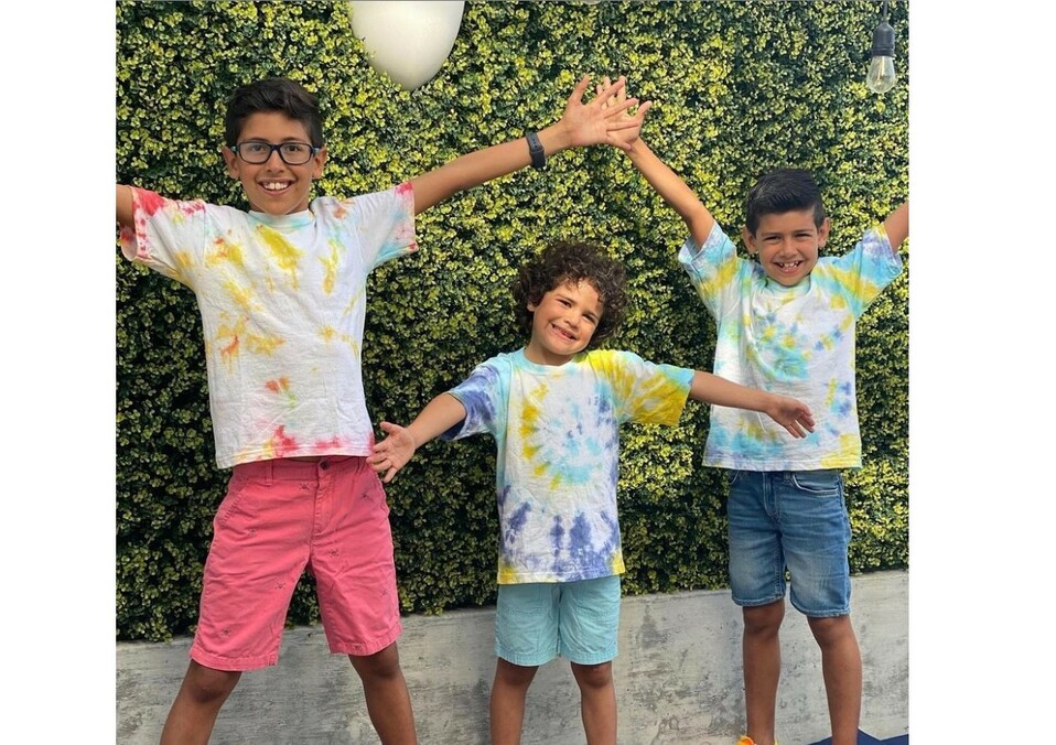 the3mosketirs Hermanos Serna