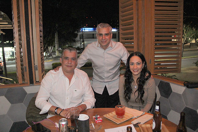 Ricardo Arámbula, Juan Carlos Granada y Karla Herrera.