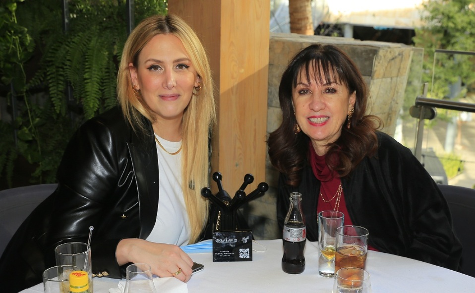 Montserrat Llaguno y Gabriela González / Foto: Daniel Saldívar
