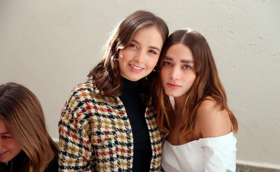 Camila y Elena