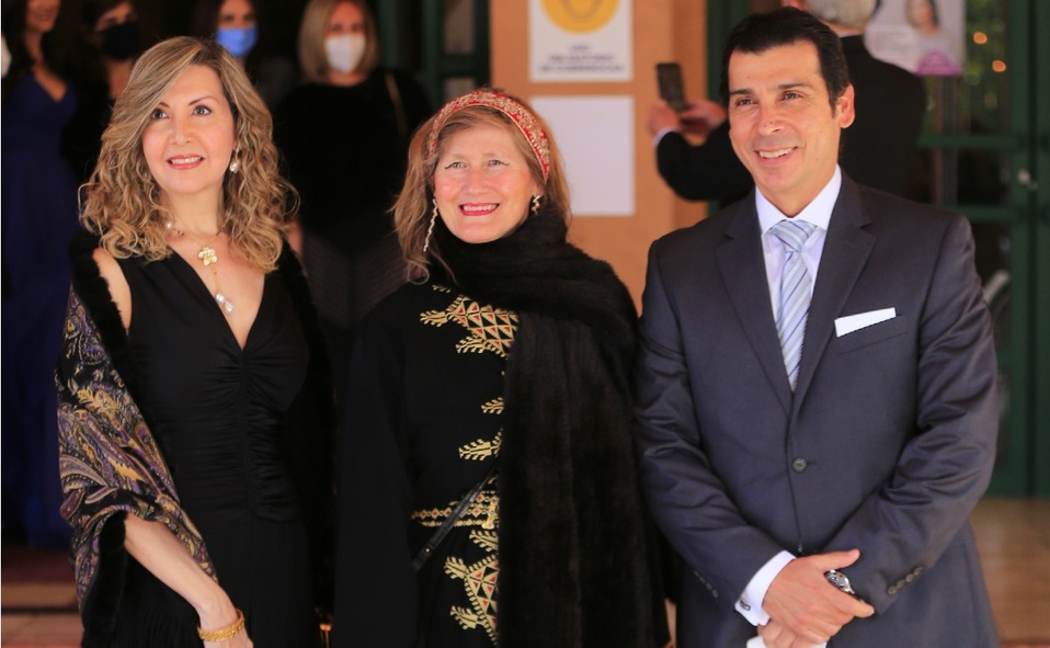 Lourdes Figueroa, Ana Maritza González de Villarreal y Rodolfo Villarreal  / Foto: Daniel Saldívar