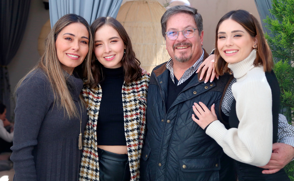 Vanessa, Camila, José Manuel y Valeria
