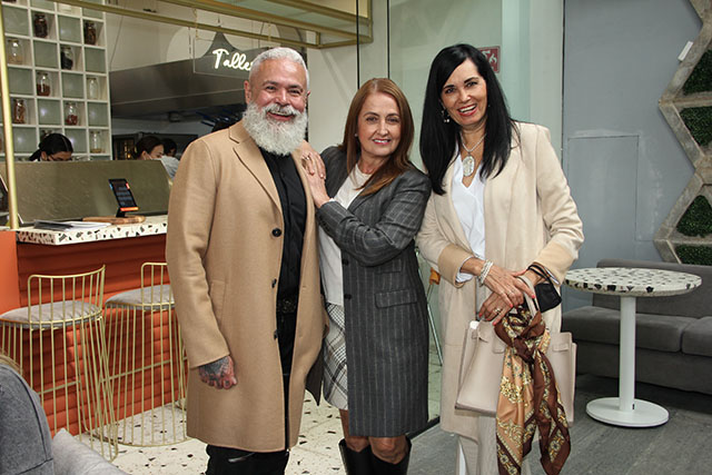 Enrique Flores, Magui Cervantes y Lorena Hecht