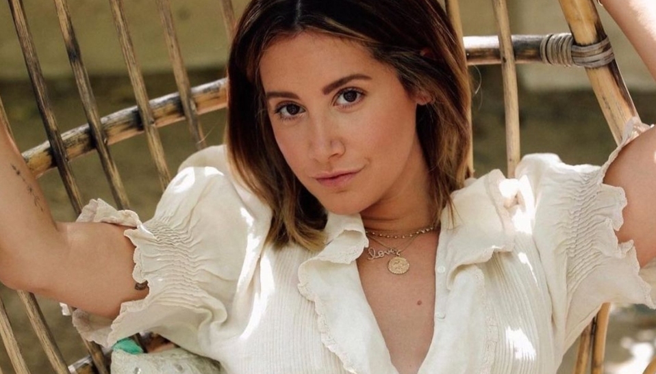 Ashley Tisdale posa sin ropa su avanzado embarazo: Foto (Foto: Instagram)
