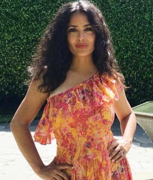 Salma Hayek presume sus nuevos tatuajes en el pecho (Foto: Intagram)