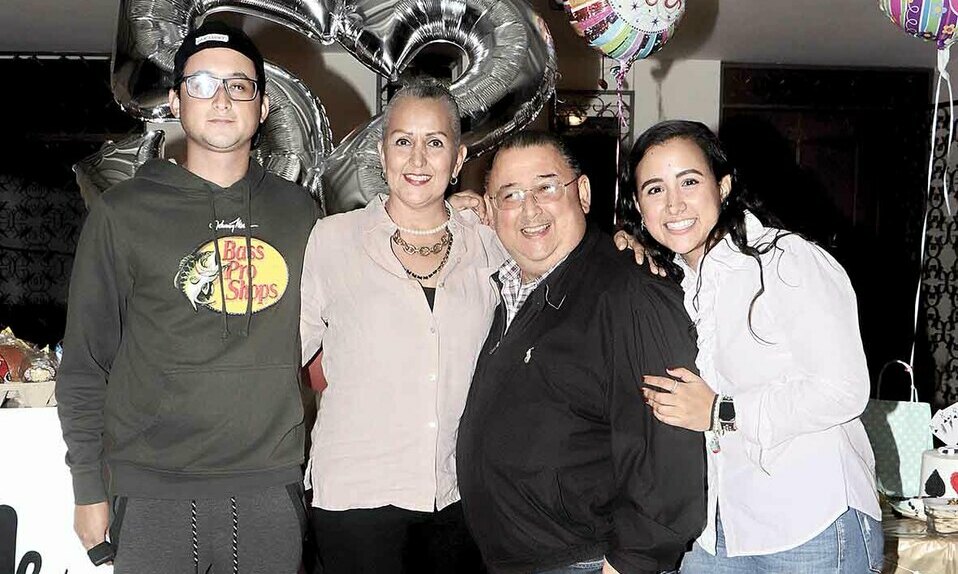 Homero Laddaga, Susana de Laddaga, Homero Laddaga y Susy Laddaga / Fotos: Dennis Hernández