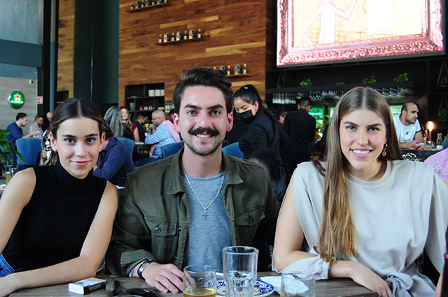 Cristina Madrigal, Diego Sicairos y Karla Martínez