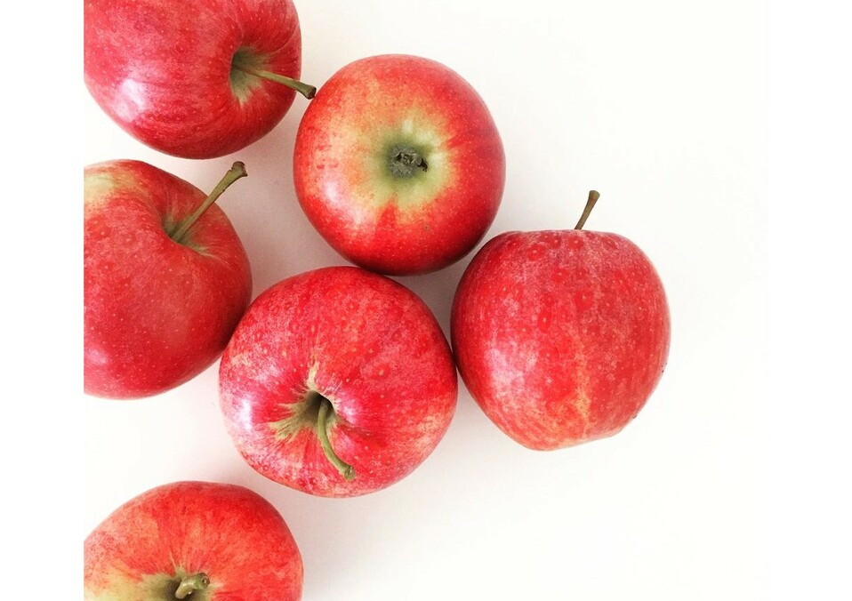 Al comprar fruta y verdura, evita toda aquella que venga envuelta en film plástico.