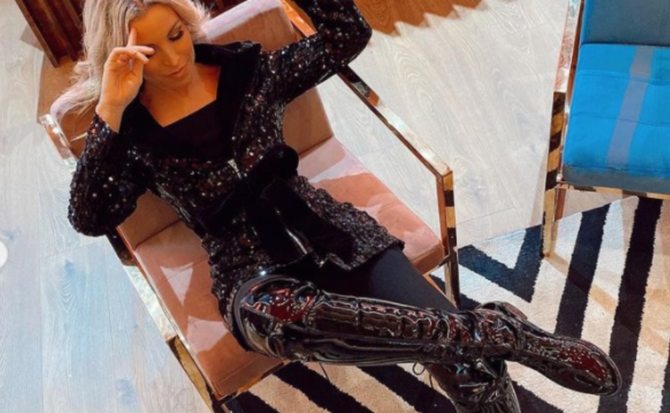 Andy Benavides tiene en su colección estas icónicas botas de Stuart Weitzman