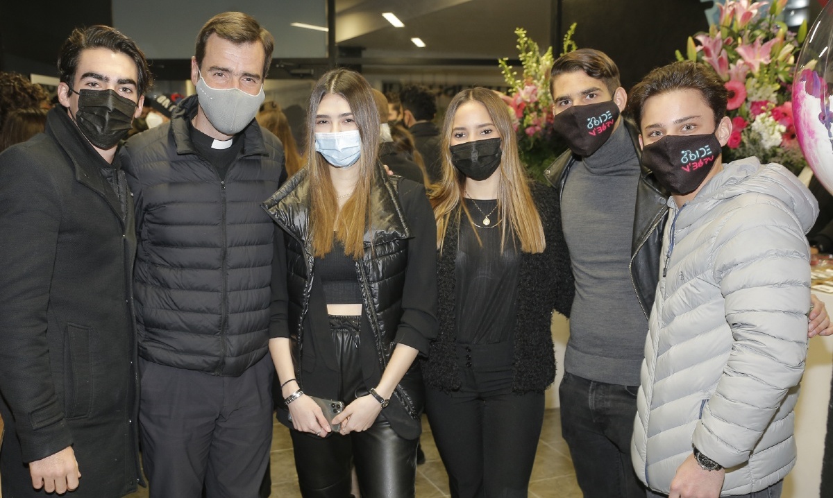 Adrián González, Julio Muñoz, Ania Elizaldi, Katya Ordaz, Juan Pablo Ortiz y José Ramón Too/ Foto: Daniel Saldívar